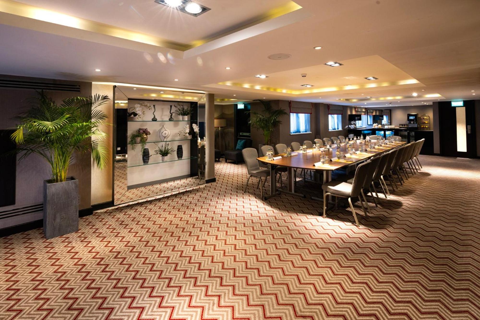 Crowne Plaza Gerrards Cross By Ihg Ξενοδοχείο Μπίκονσφιλντ Εξωτερικό φωτογραφία