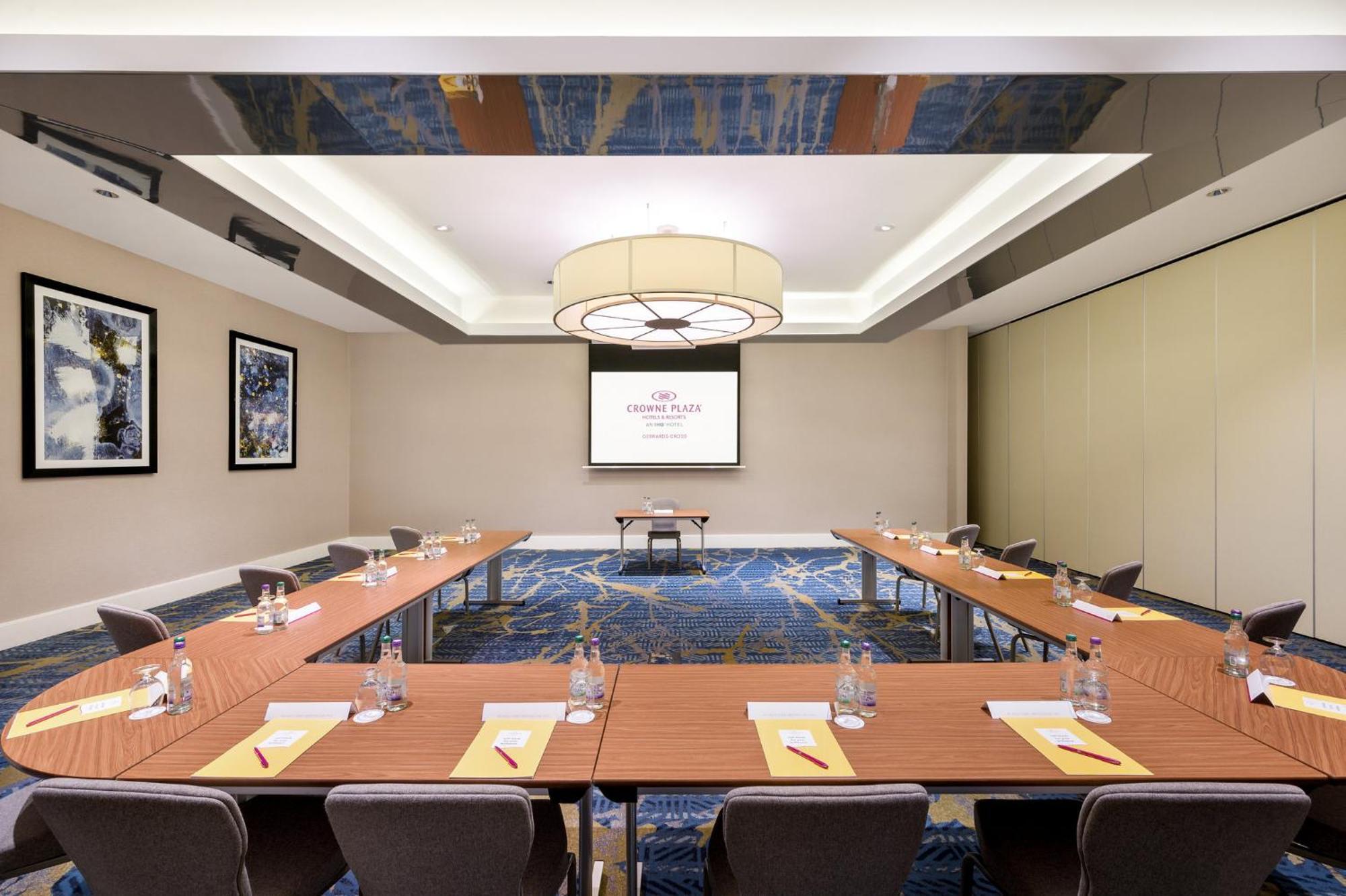 Crowne Plaza Gerrards Cross By Ihg Ξενοδοχείο Μπίκονσφιλντ Εξωτερικό φωτογραφία