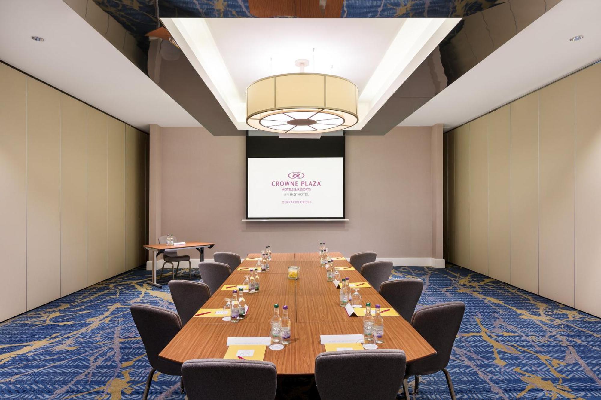 Crowne Plaza Gerrards Cross By Ihg Ξενοδοχείο Μπίκονσφιλντ Εξωτερικό φωτογραφία