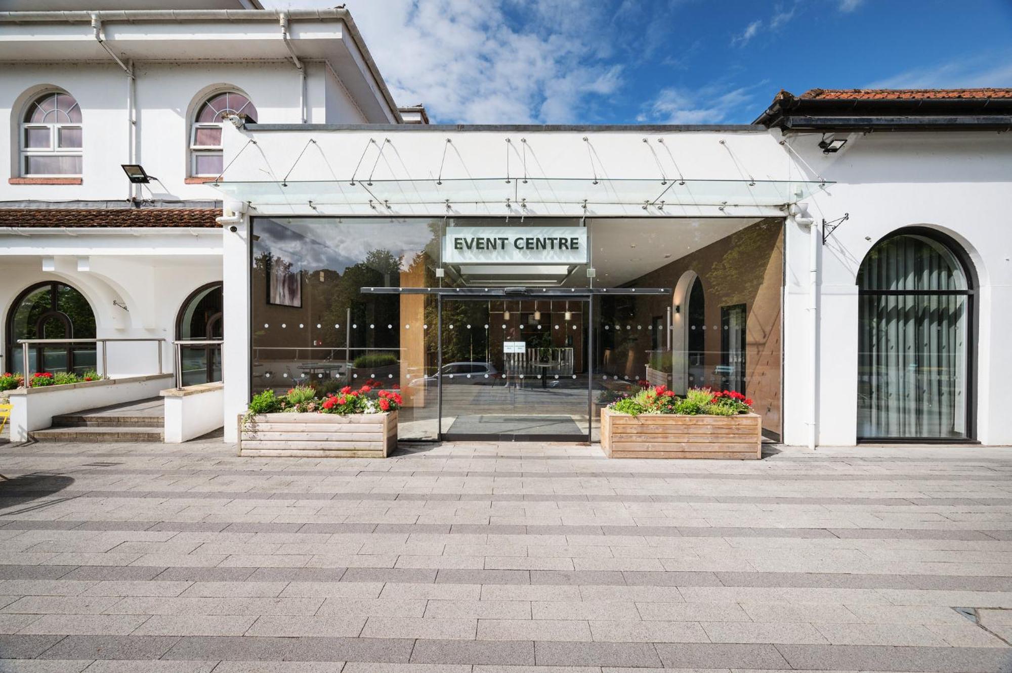 Crowne Plaza Gerrards Cross By Ihg Ξενοδοχείο Μπίκονσφιλντ Εξωτερικό φωτογραφία